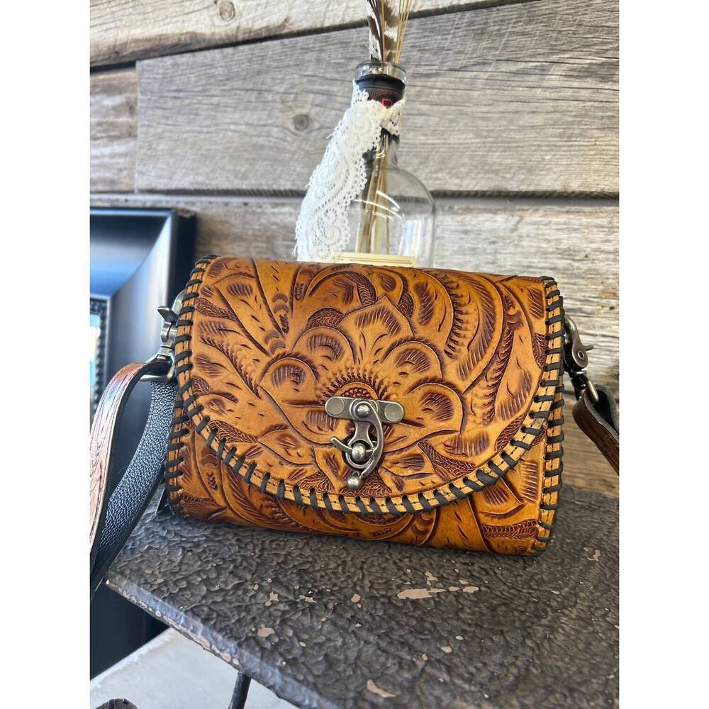 NEW JUAN ANTONIO women's tooled saddle crossbody bag in tan